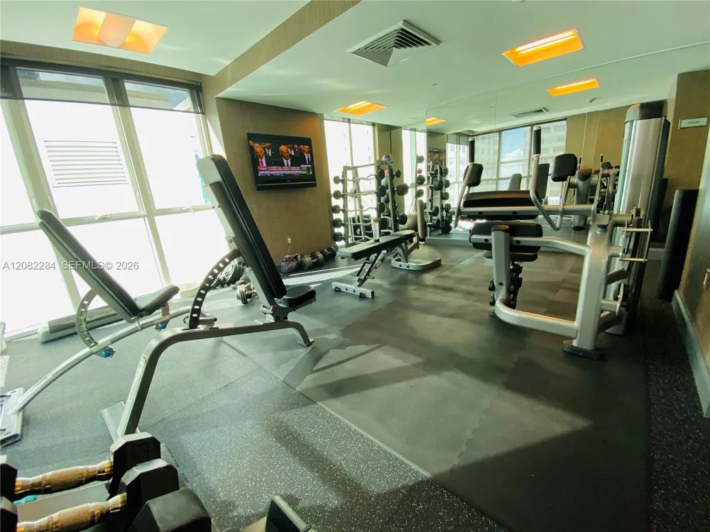950 Brickell Bay Dr #5202 Miami, FL 33131