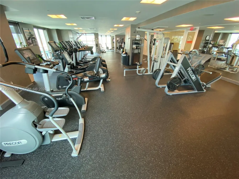 950 Brickell Bay Dr #5202 Miami, FL 33131