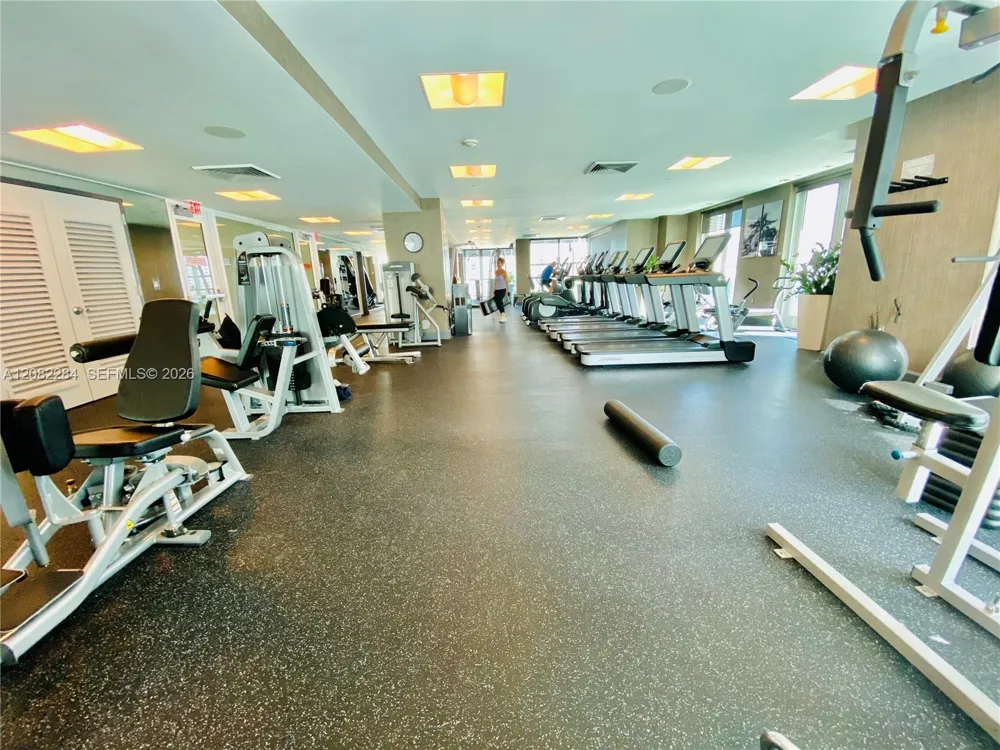 950 Brickell Bay Dr #5202 Miami, FL 33131