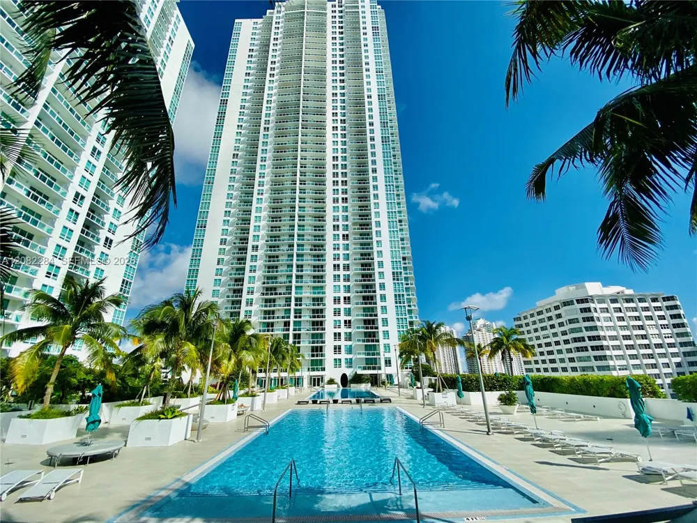950 Brickell Bay Dr #5202 Miami, FL 33131