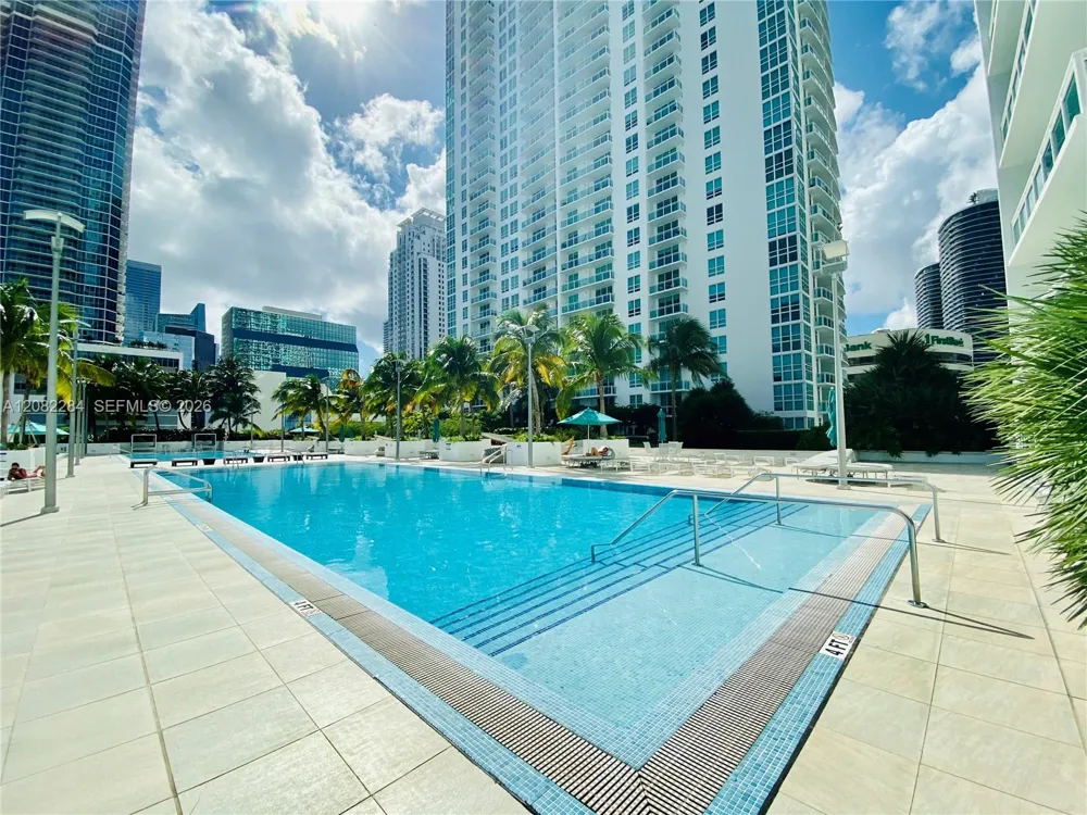 950 Brickell Bay Dr #5202 Miami, FL 33131