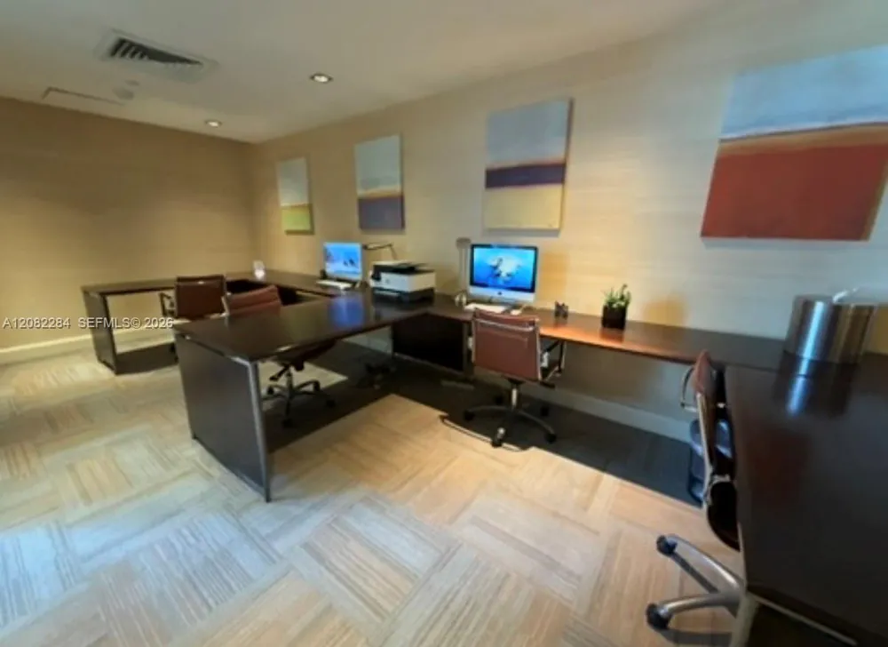 950 Brickell Bay Dr #5202 Miami, FL 33131