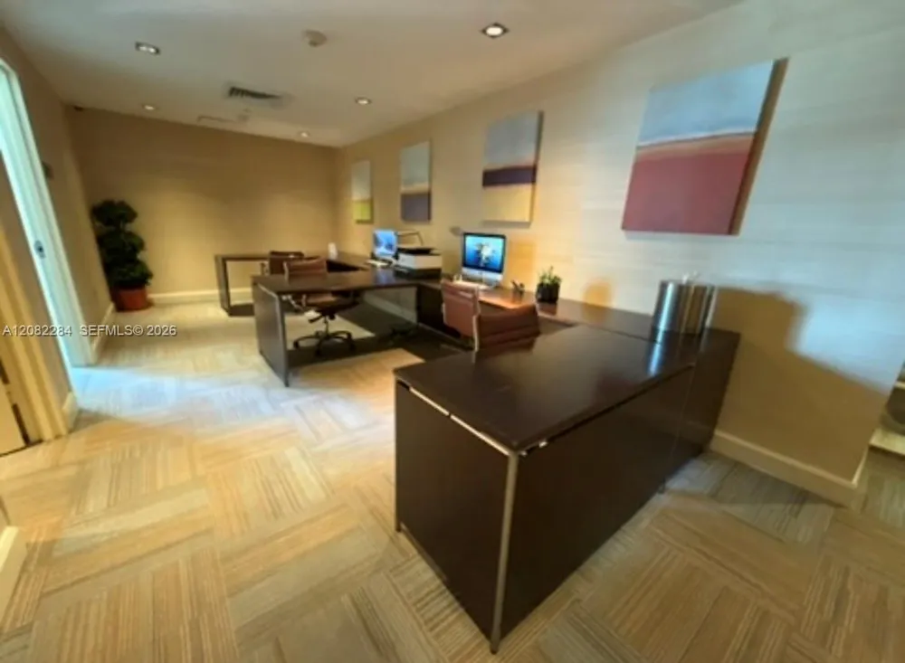950 Brickell Bay Dr #5202 Miami, FL 33131