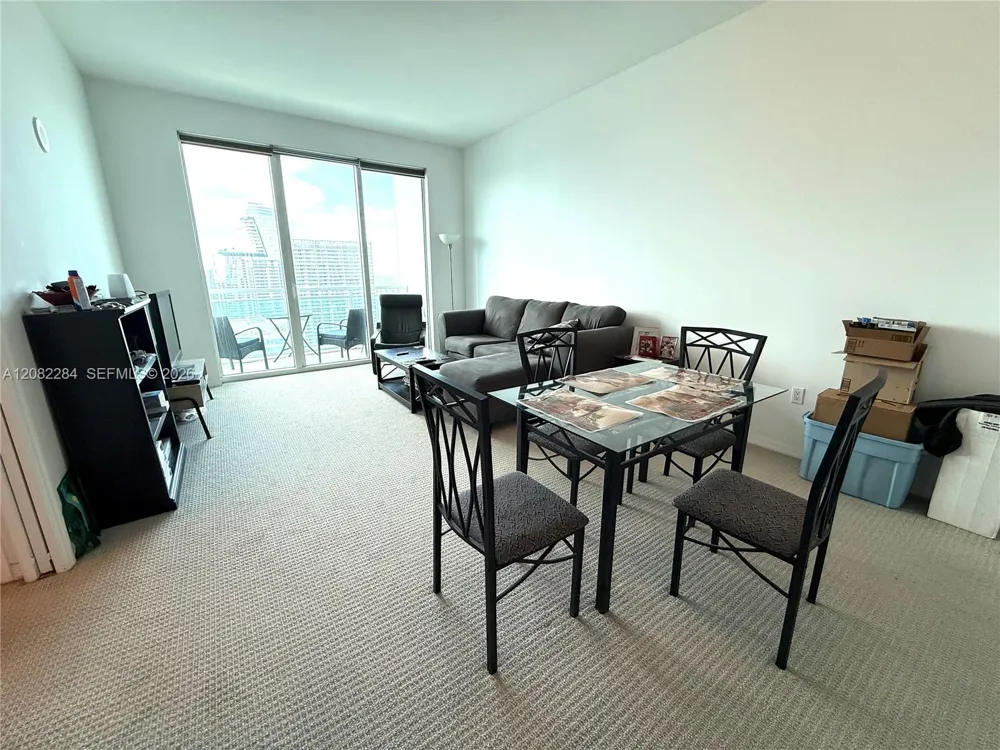 950 Brickell Bay Dr #5202 Miami, FL 33131