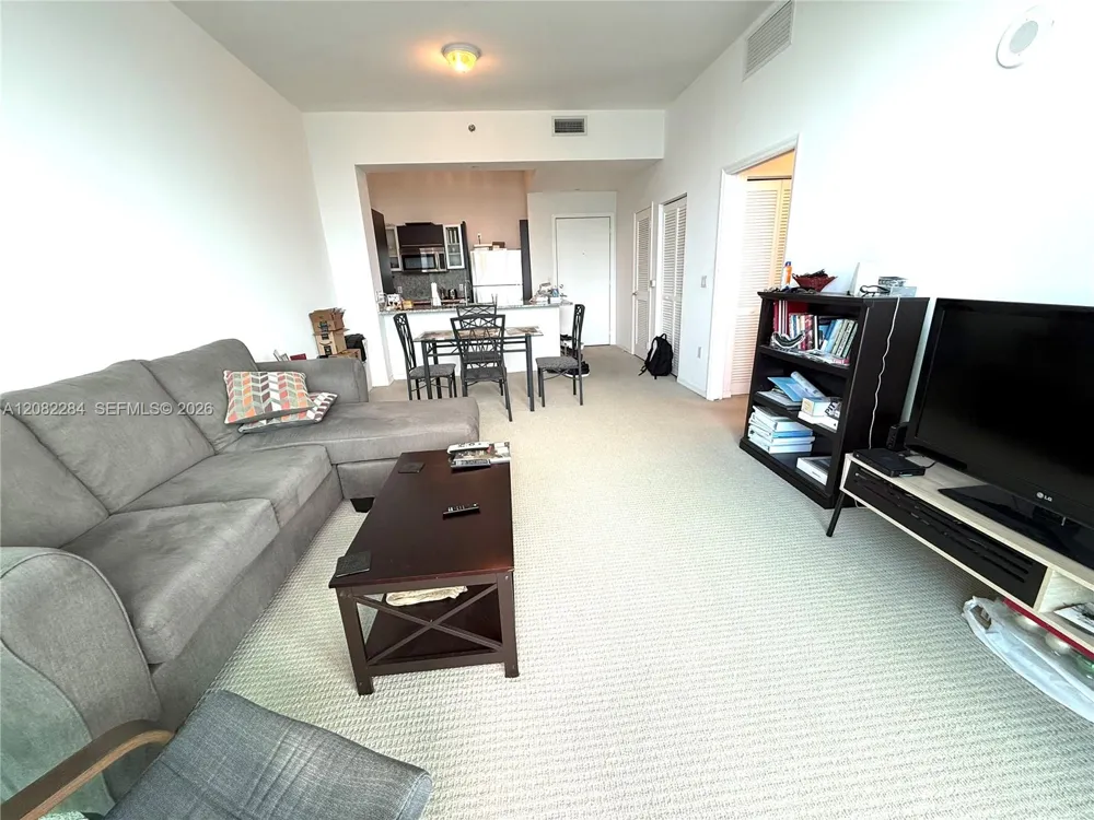 950 Brickell Bay Dr #5202 Miami, FL 33131