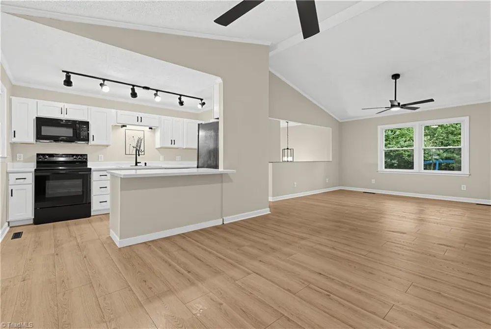 124 Oak Ridge Drive Mount Airy, NC 27030