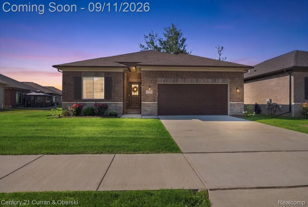 15360 Eton Pointe Drive #37 Clinton Charter Township, MI 48035