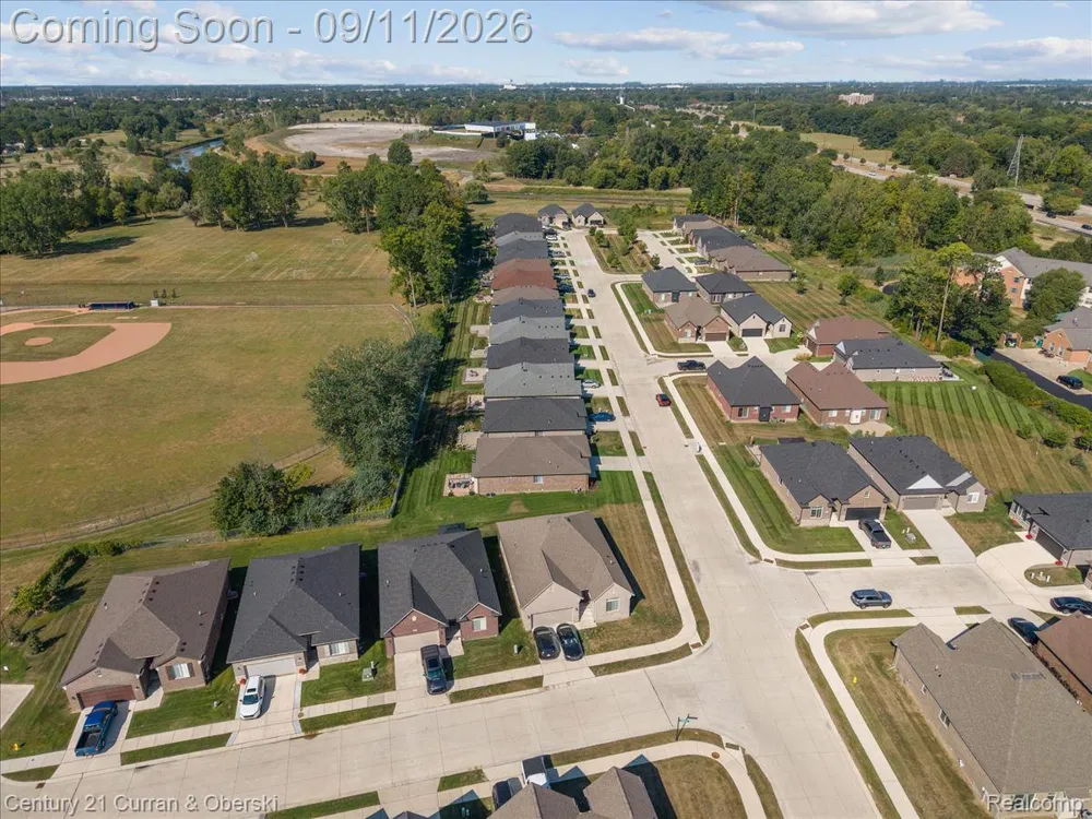 15360 Eton Pointe Drive #37 Clinton Charter Township, MI 48035