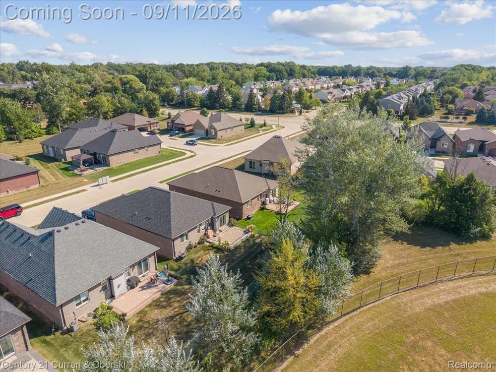 15360 Eton Pointe Drive #37 Clinton Charter Township, MI 48035