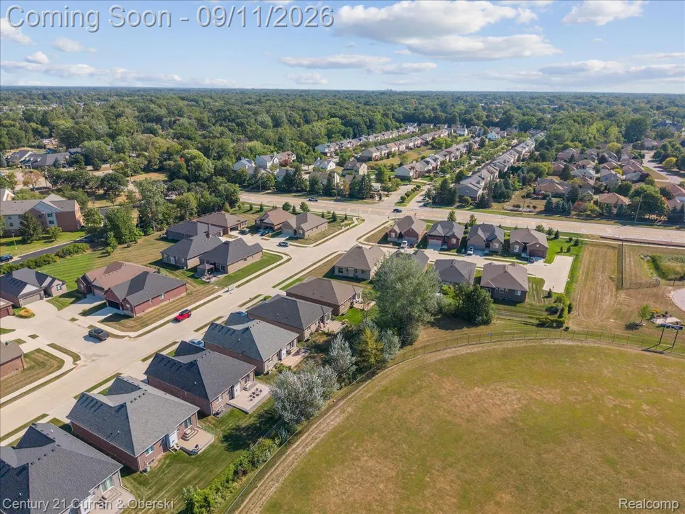 15360 Eton Pointe Drive #37 Clinton Charter Township, MI 48035