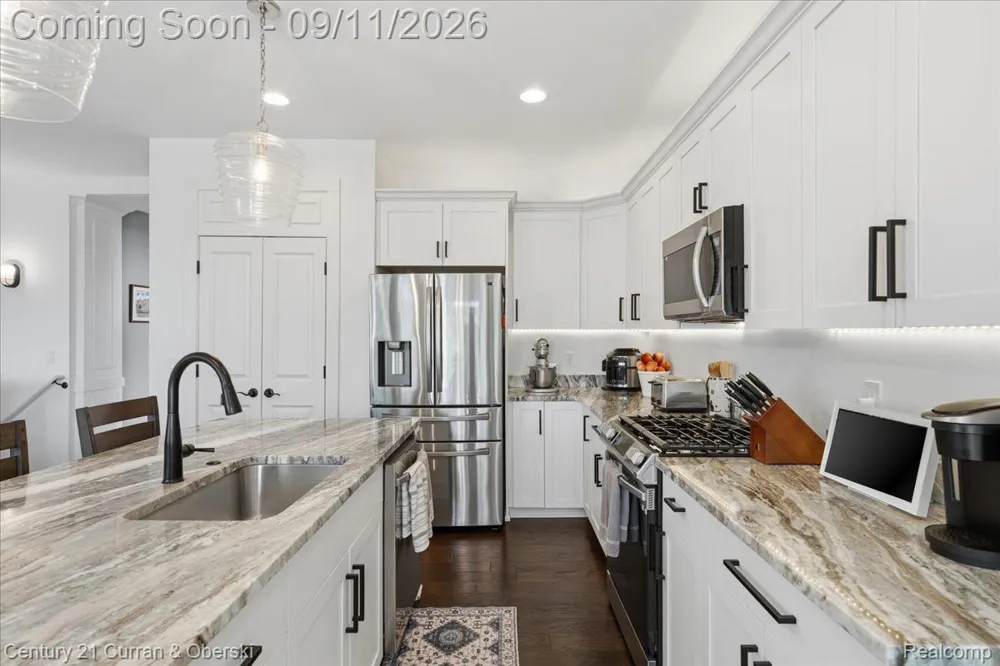 15360 Eton Pointe Drive #37 Clinton Charter Township, MI 48035