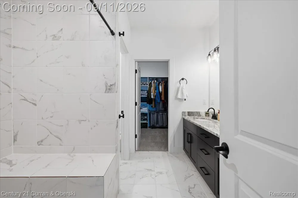 15360 Eton Pointe Drive #37 Clinton Charter Township, MI 48035