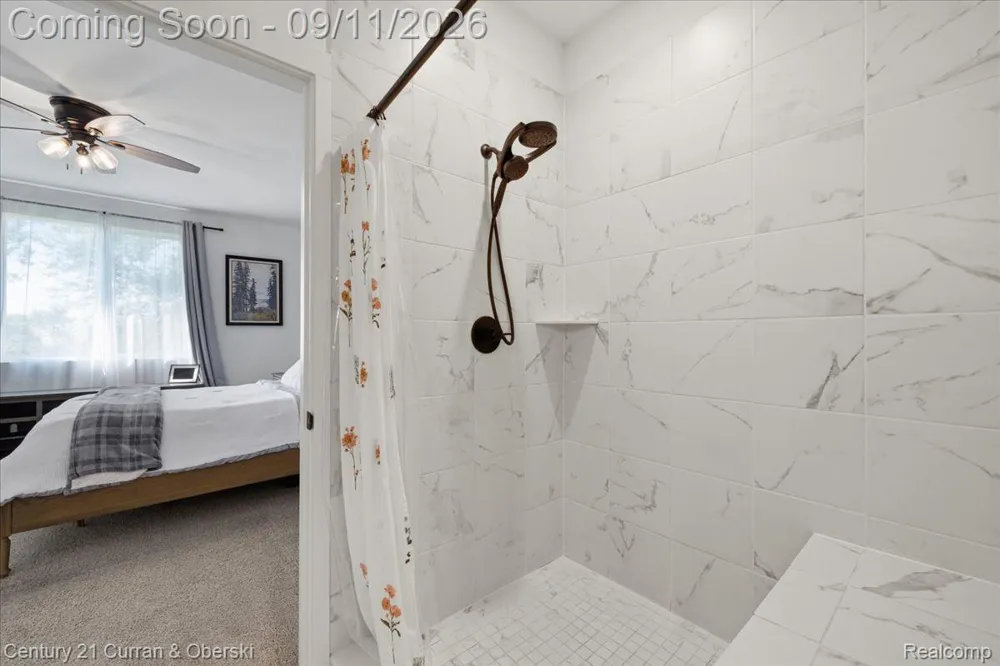 15360 Eton Pointe Drive #37 Clinton Charter Township, MI 48035