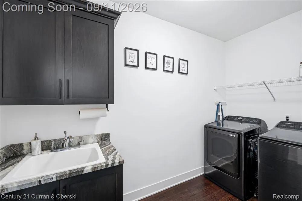 15360 Eton Pointe Drive #37 Clinton Charter Township, MI 48035