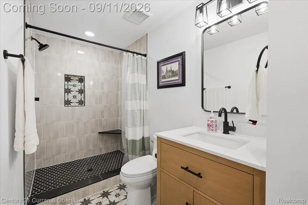 15360 Eton Pointe Drive #37 Clinton Charter Township, MI 48035