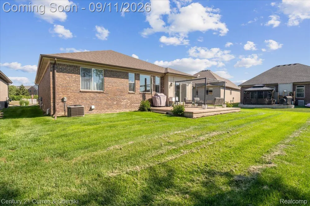 15360 Eton Pointe Drive #37 Clinton Charter Township, MI 48035
