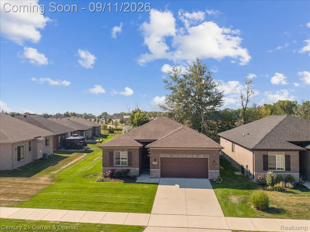15360 Eton Pointe Drive #37 Clinton Charter Township, MI 48035