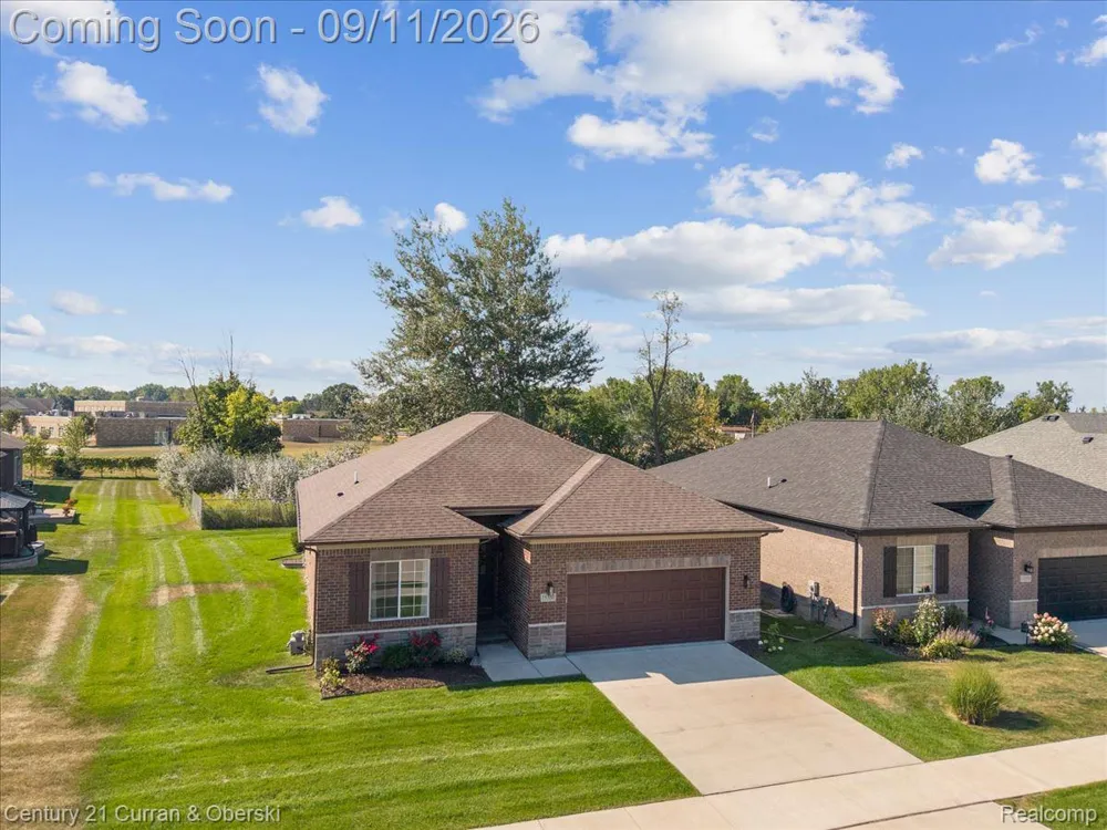 15360 Eton Pointe Drive #37 Clinton Charter Township, MI 48035