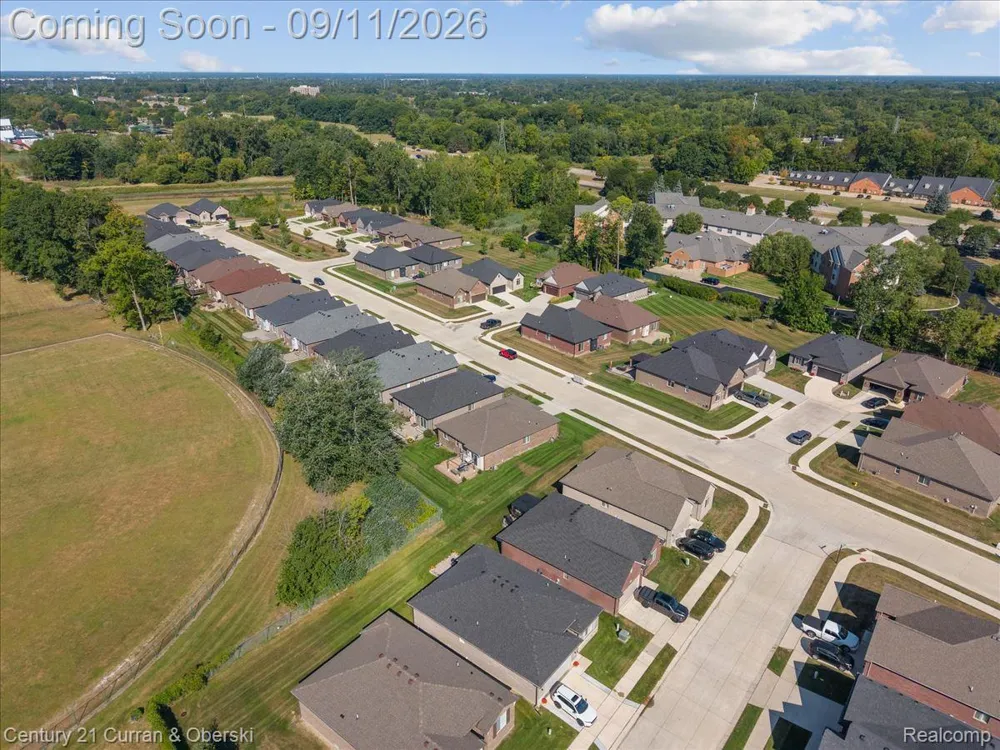15360 Eton Pointe Drive #37 Clinton Charter Township, MI 48035