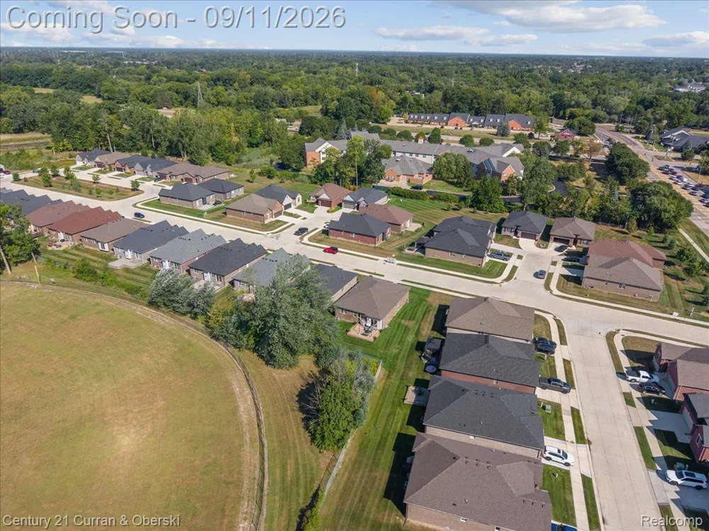15360 Eton Pointe Drive #37 Clinton Charter Township, MI 48035