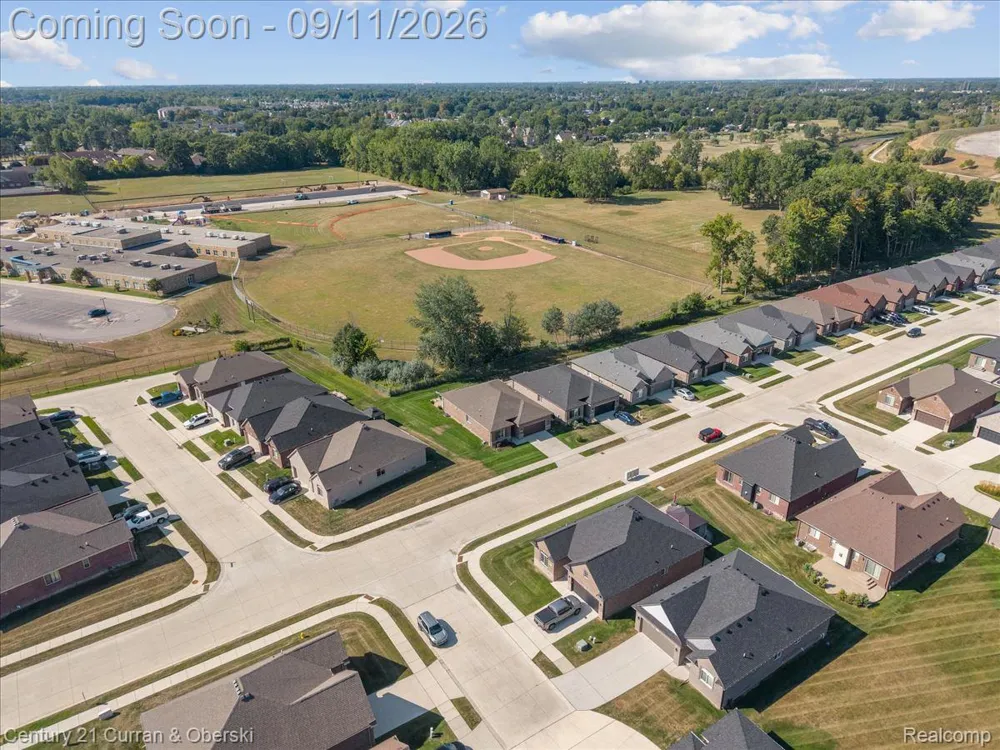 15360 Eton Pointe Drive #37 Clinton Charter Township, MI 48035