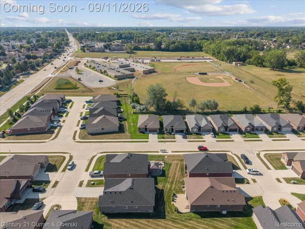 15360 Eton Pointe Drive #37 Clinton Charter Township, MI 48035