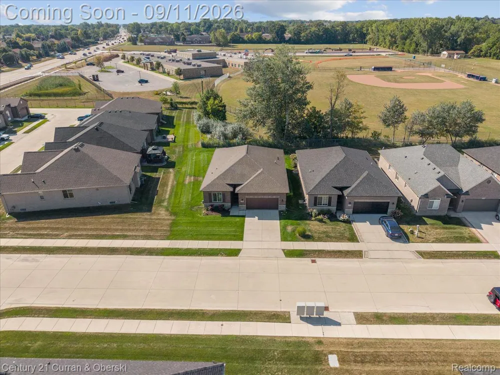 15360 Eton Pointe Drive #37 Clinton Charter Township, MI 48035