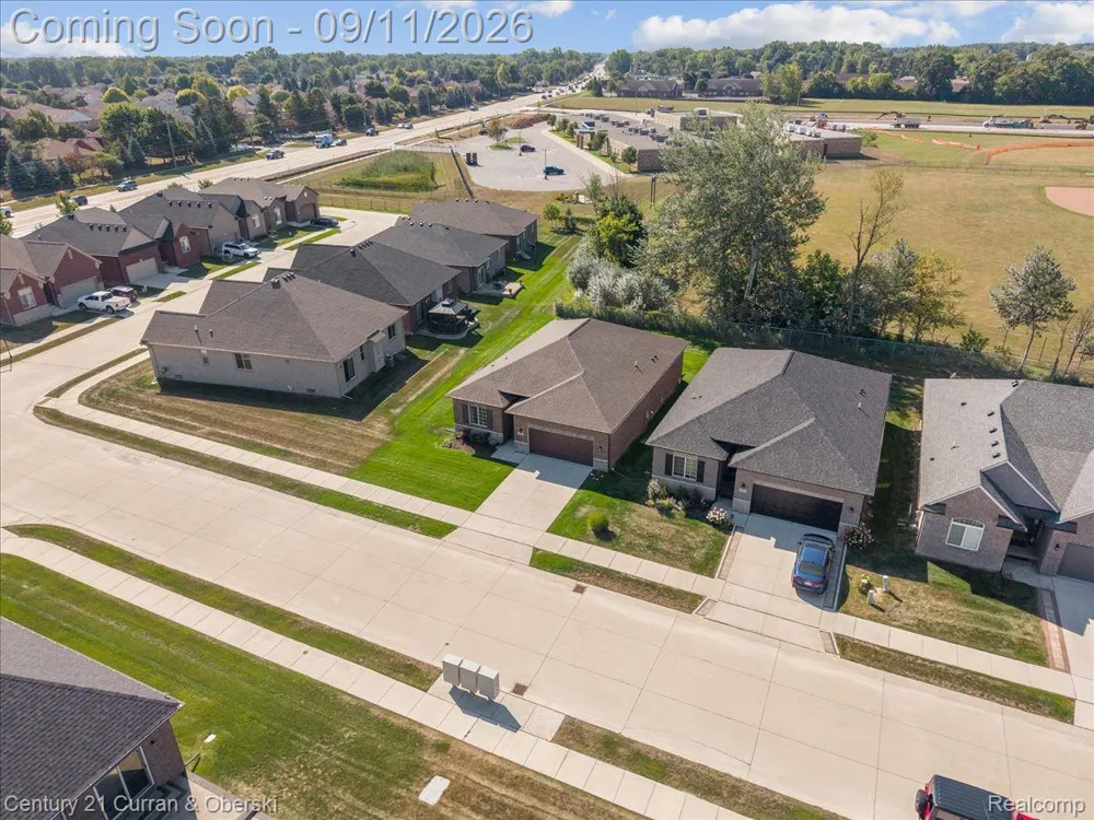 15360 Eton Pointe Drive #37 Clinton Charter Township, MI 48035