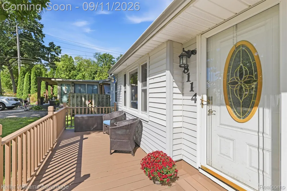 8114 Locklin Lane Commerce Charter Township, MI 48382