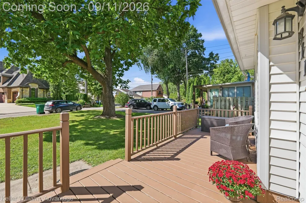 8114 Locklin Lane Commerce Charter Township, MI 48382