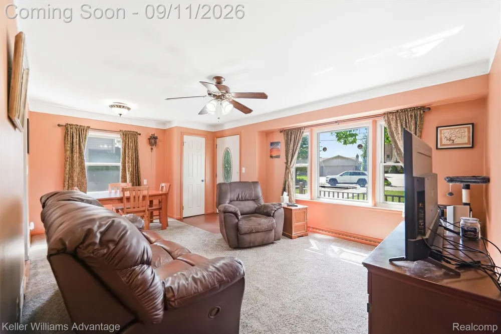 8114 Locklin Lane Commerce Charter Township, MI 48382