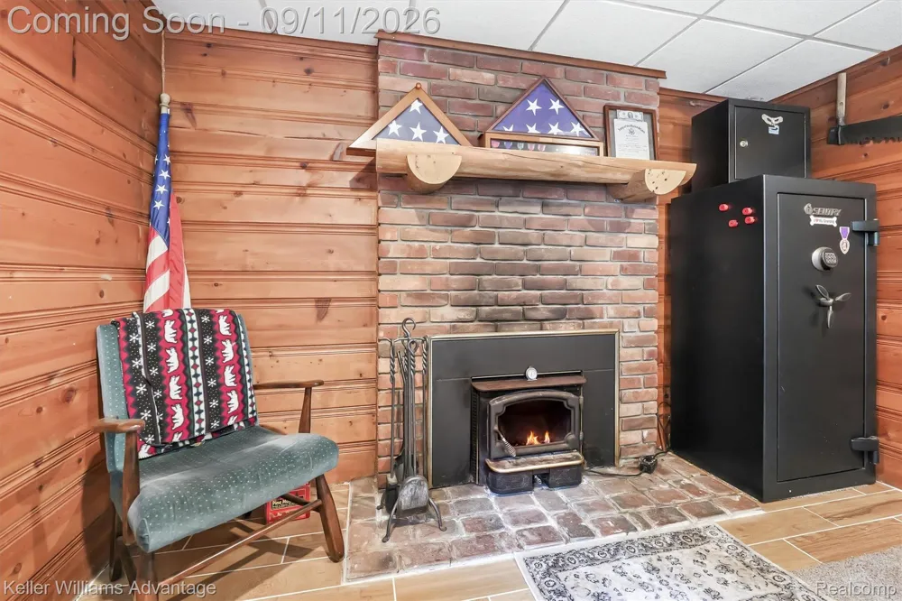 8114 Locklin Lane Commerce Charter Township, MI 48382