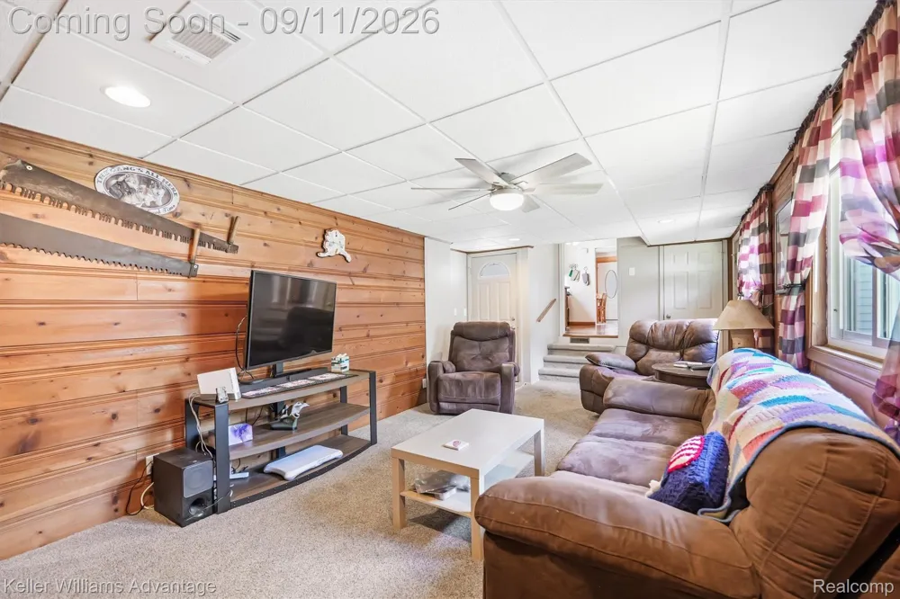 8114 Locklin Lane Commerce Charter Township, MI 48382