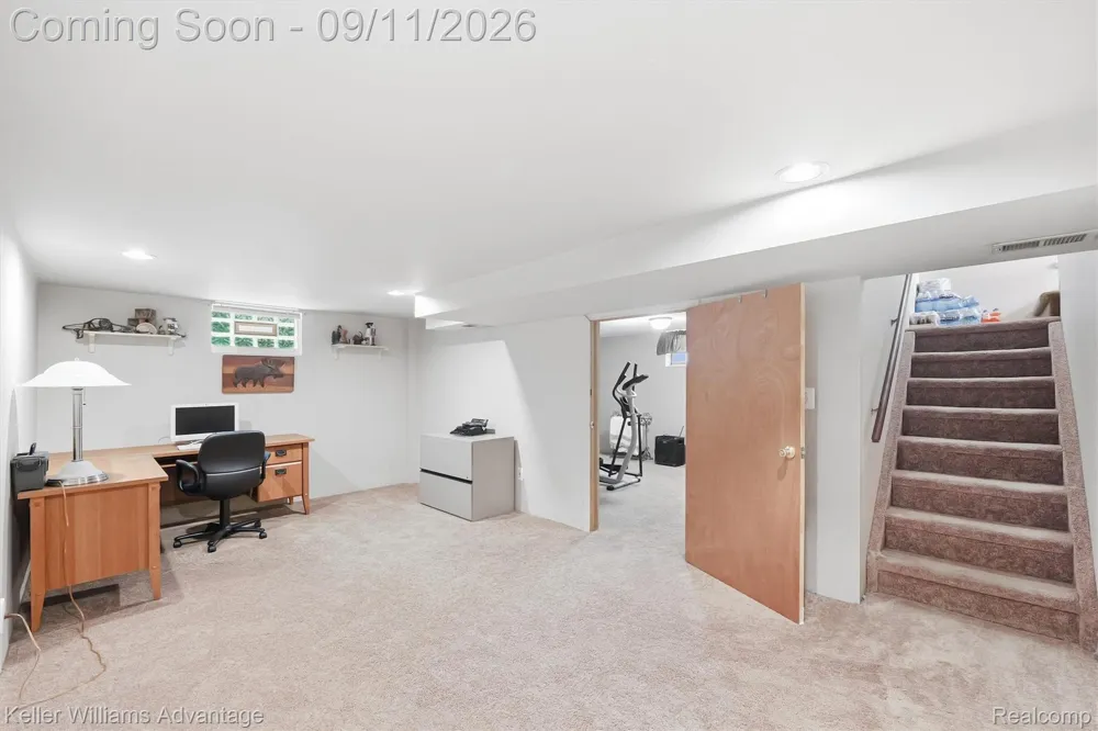 8114 Locklin Lane Commerce Charter Township, MI 48382