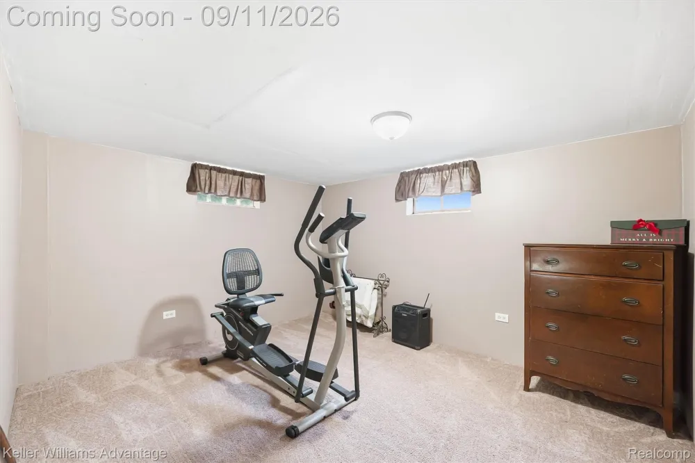 8114 Locklin Lane Commerce Charter Township, MI 48382