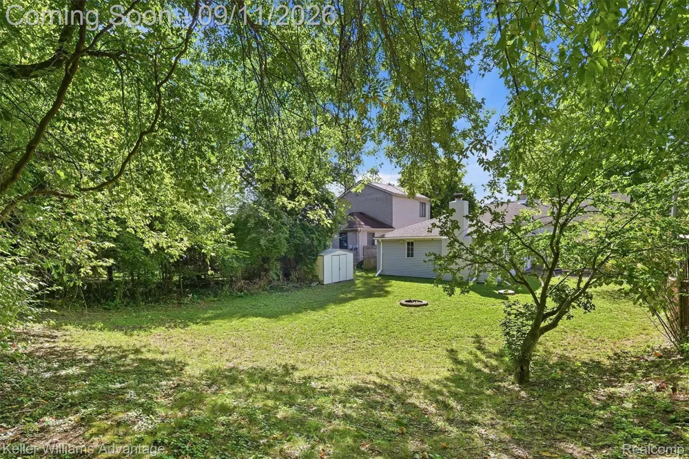 8114 Locklin Lane Commerce Charter Township, MI 48382