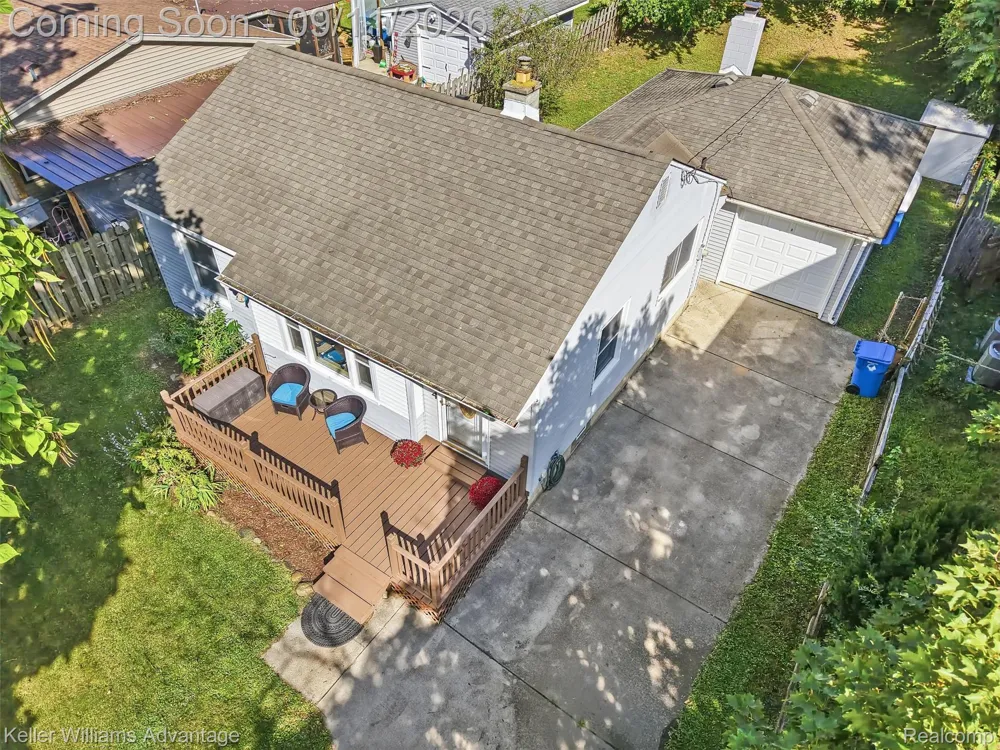8114 Locklin Lane Commerce Charter Township, MI 48382