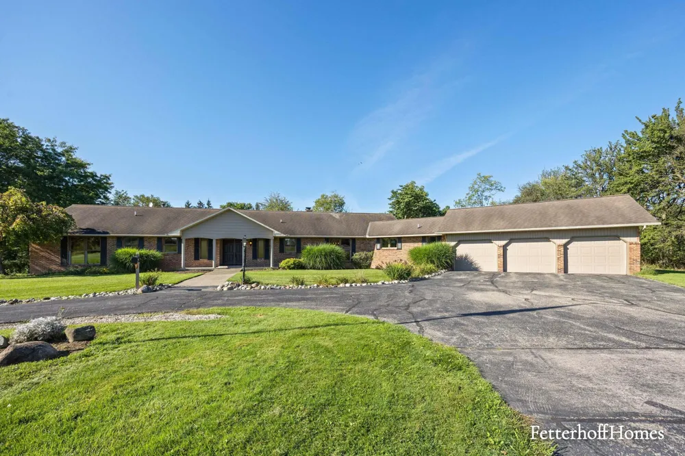 5474 Garfield Street Polkton Charter Township, MI 49404