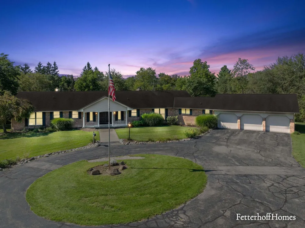 5474 Garfield Street Polkton Charter Township, MI 49404