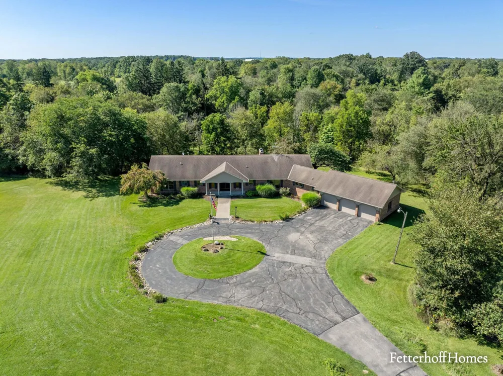 5474 Garfield Street Polkton Charter Township, MI 49404