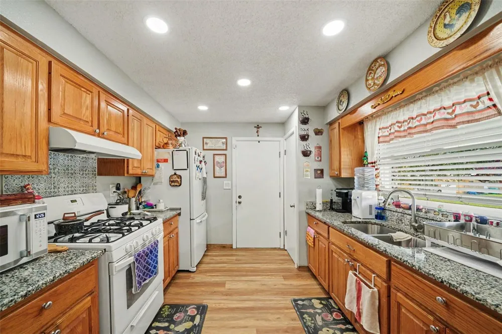 2399 KIMBERLY DRIVE Deltona, FL 32738