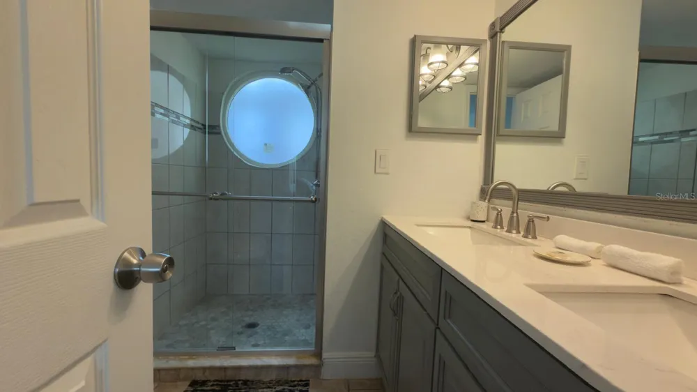 5014 LAGUNA BAY CIRCLE #111 Kissimmee, FL 34746