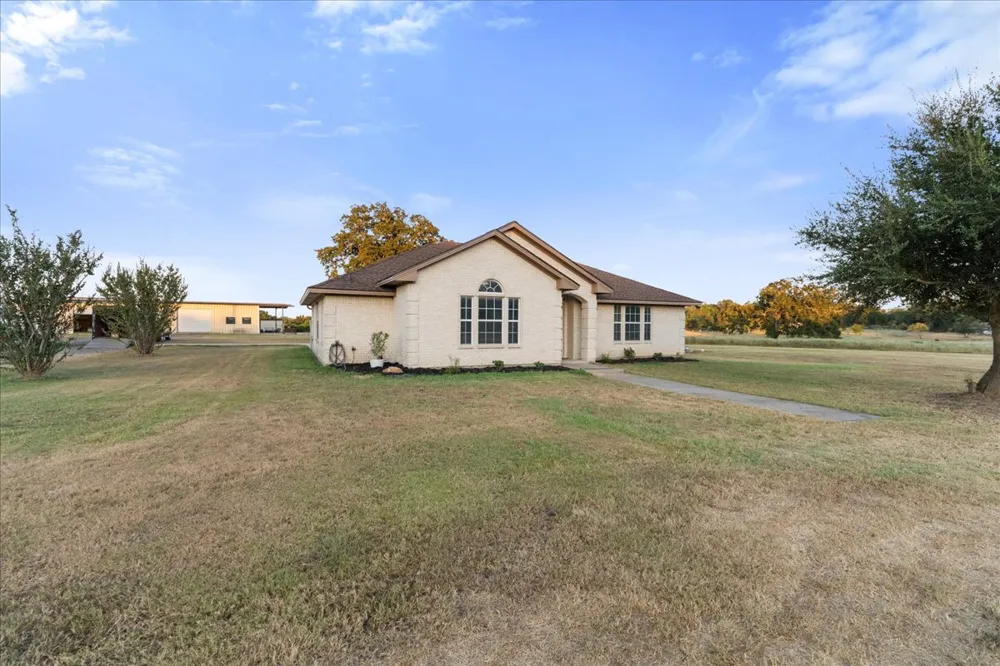 972 County Road 335 Rockdale, TX 76567