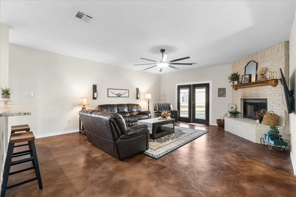 972 County Road 335 Rockdale, TX 76567