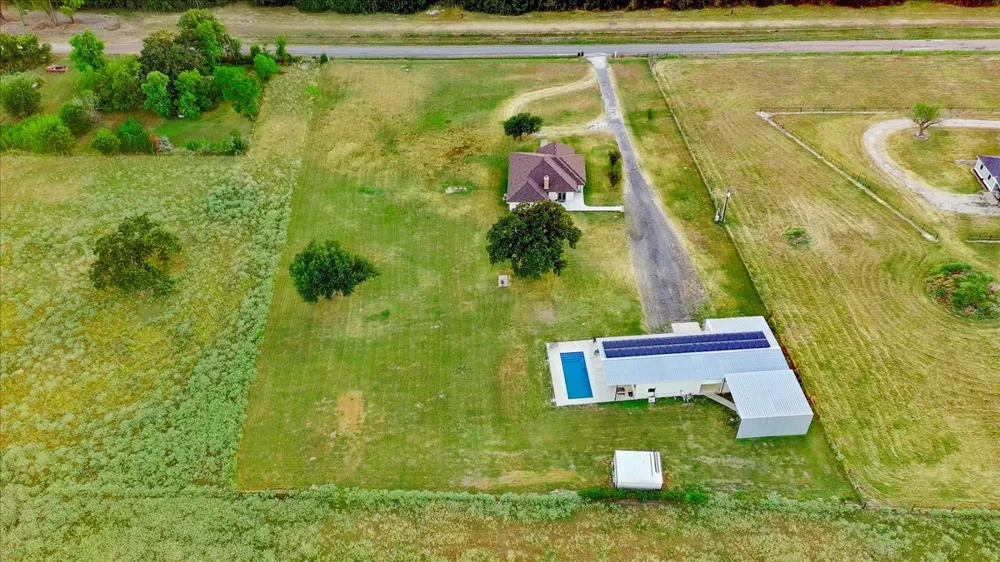 972 County Road 335 Rockdale, TX 76567