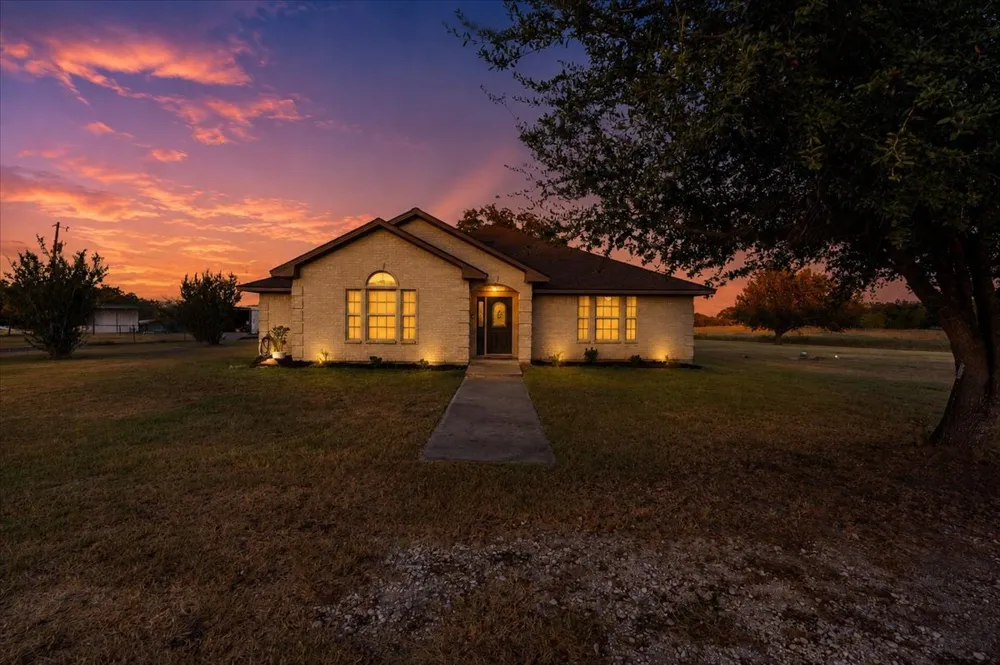 972 County Road 335 Rockdale, TX 76567