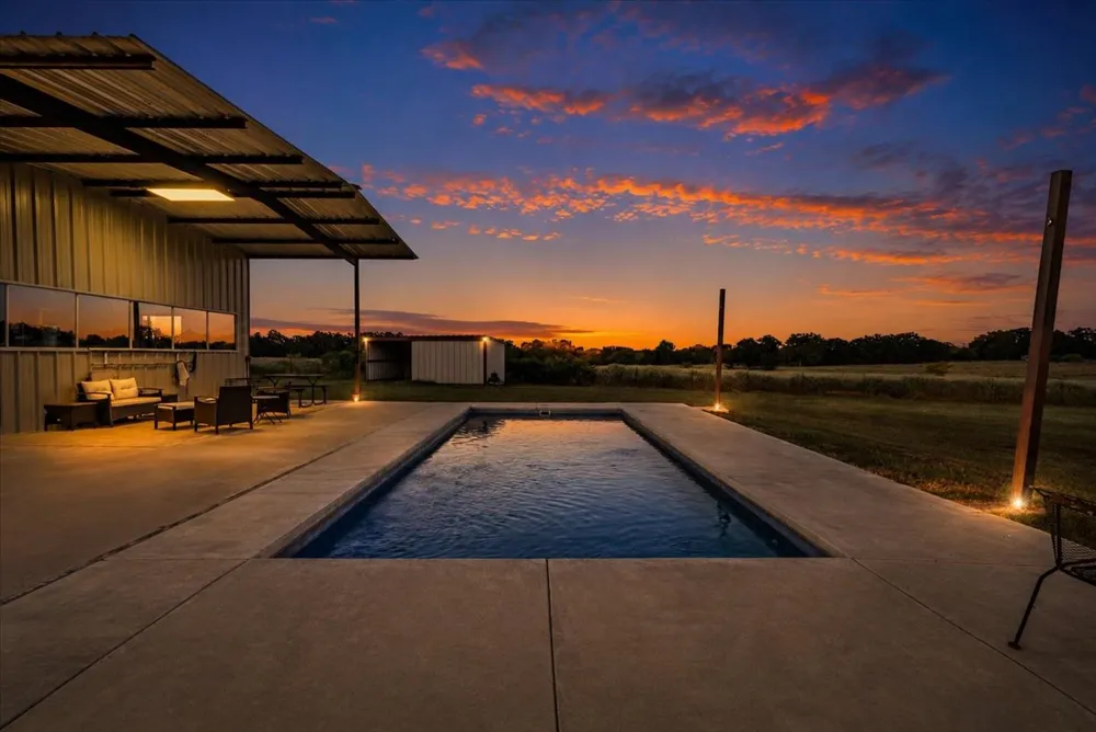 972 County Road 335 Rockdale, TX 76567