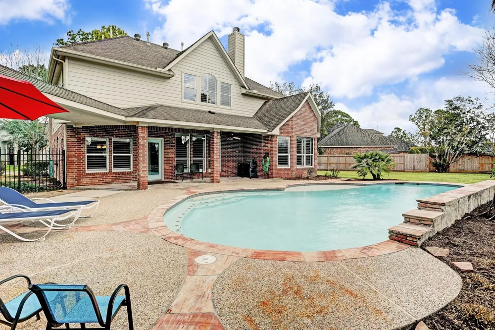 402 Trail View Way Friendswood, TX 77546