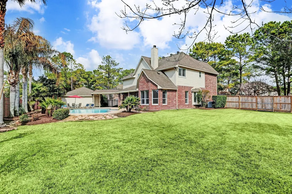 402 Trail View Way Friendswood, TX 77546