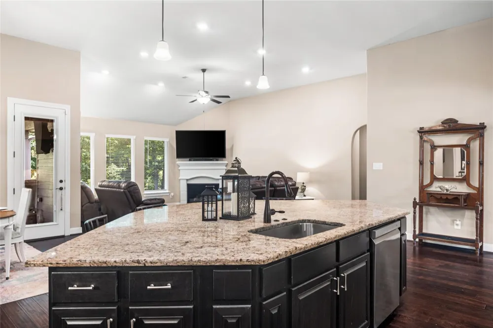 179 Magnolia Reserve Loop Magnolia, TX 77354